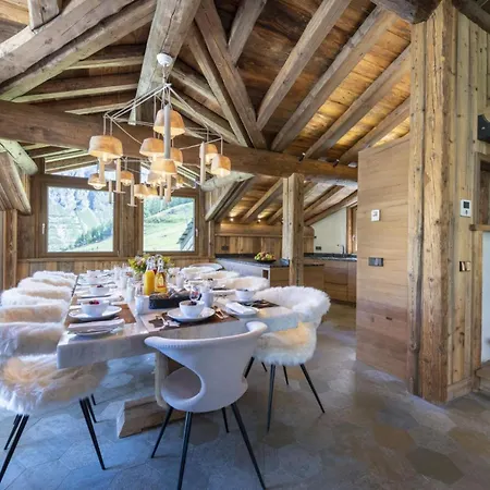 Alpine Grandeur - Chalet Luxury Retreat غشتاد
